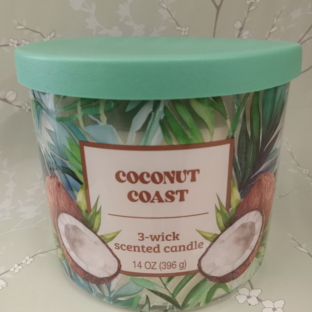 Coconut Coast 3-Wick Scented Candle - Teal Lid
